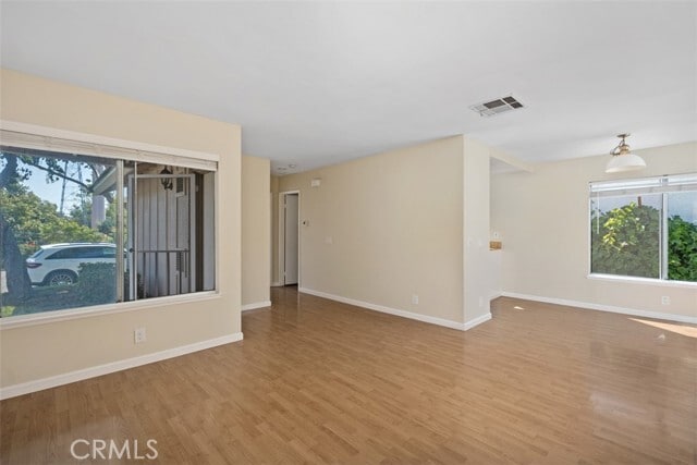 Building Photo - 5 Bright Hollow