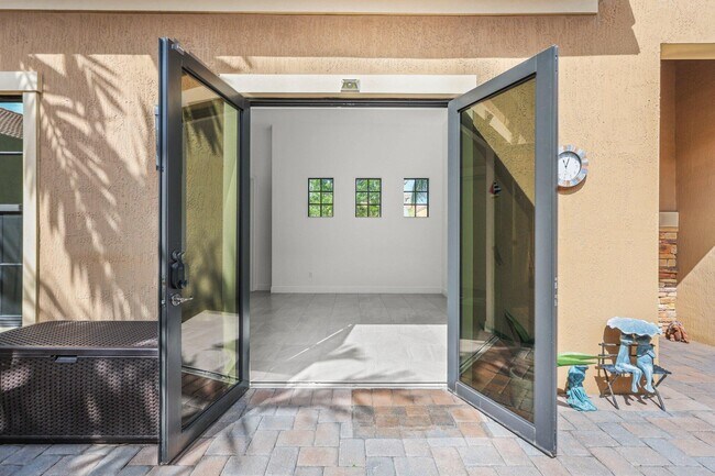 Building Photo - 9368 Cantal Cir E
