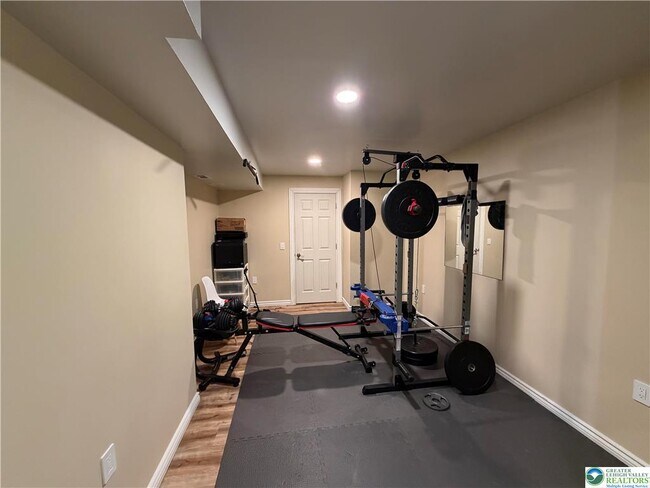 Building Photo - 7109 Hunt Dr