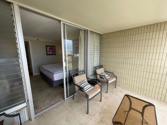 Building Photo - Furnished 1 Bedroom Island Colony Great Amenities!