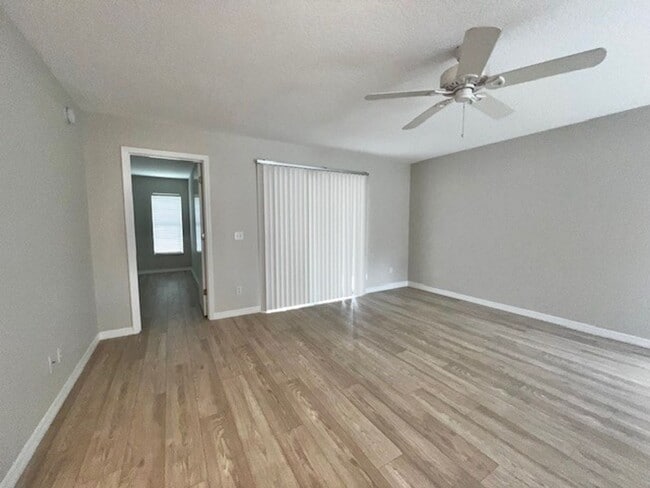 Building Photo - 2024 Donegan Pl