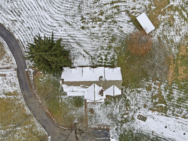 Building Photo - 1 Fox Hill Dr