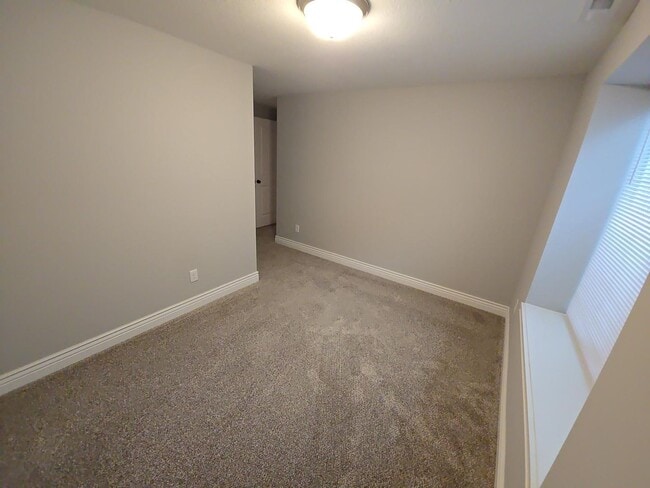 Building Photo - Spacious 5 Bedroom • 3 Bathroom Home in US...