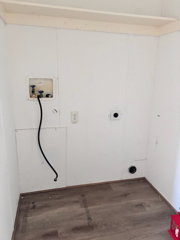 Building Photo - 127 Country Oaks St