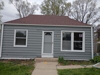 Building Photo - 2 Bdr Single Family House with Large yard and Garage