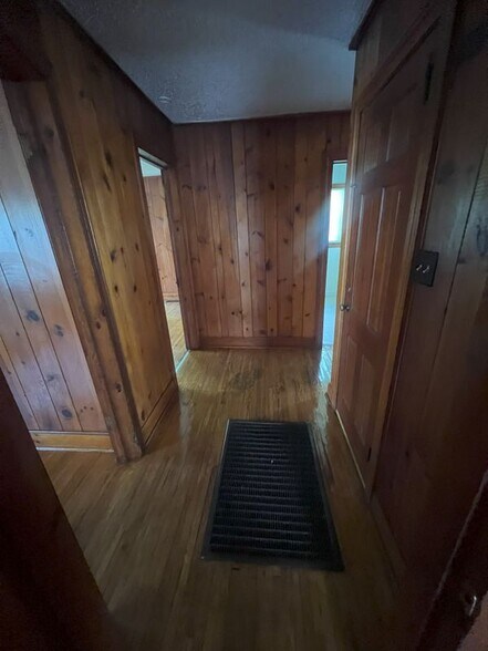 Building Photo - 4493 Ogburn Ave