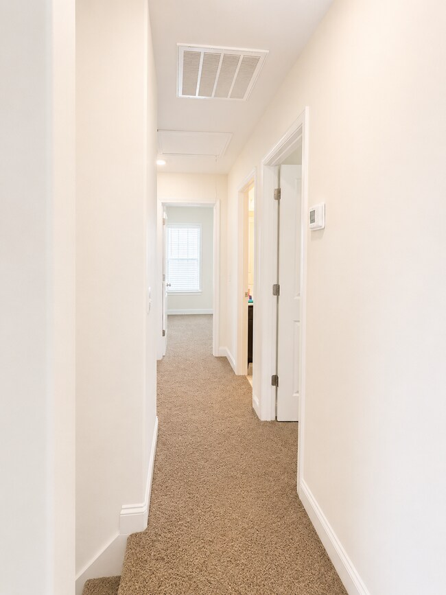Building Photo - 52 Cane Hill Dr