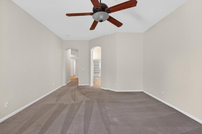 Building Photo - 4385 S Crosscreek Dr