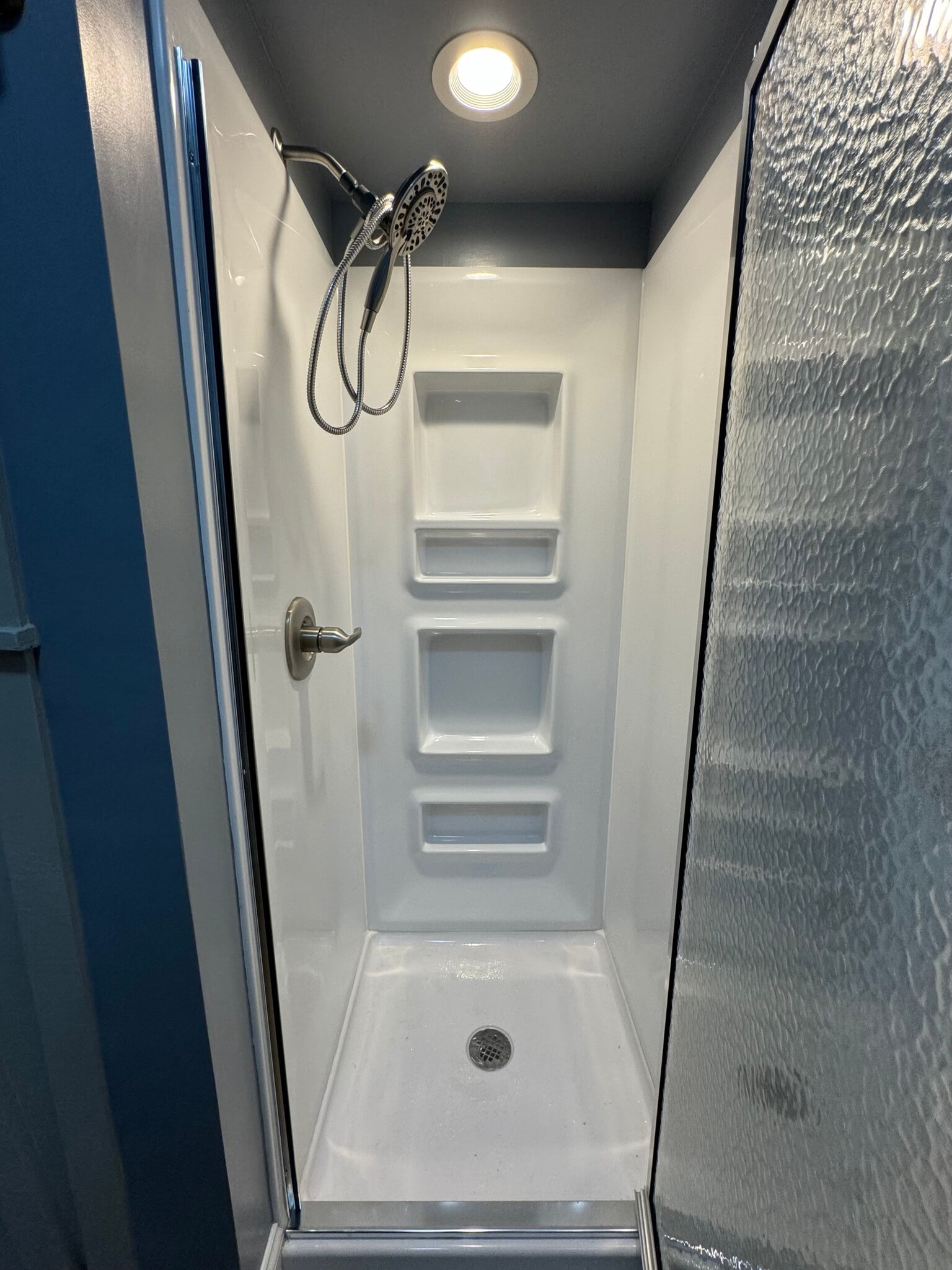 Shower - 1466 NY-292