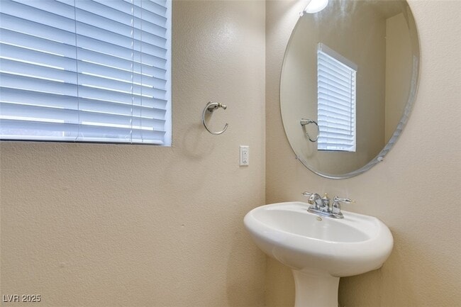 Building Photo - 6673 Octave Ave