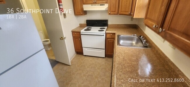 Building Photo - 36 Southpoint Dr