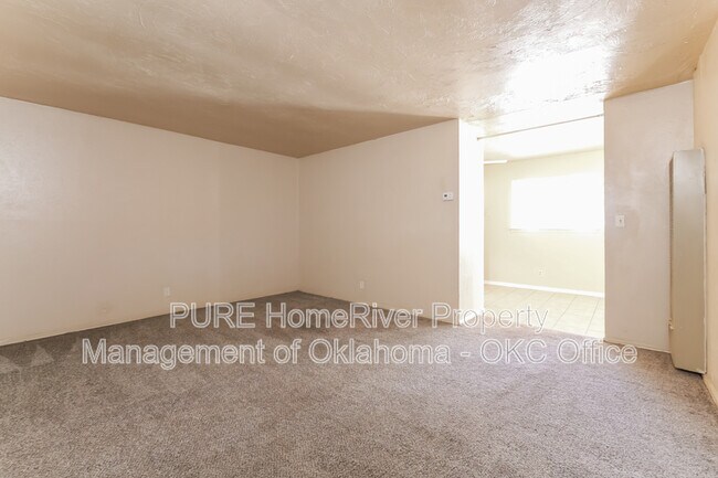 Building Photo - 3906 S Hudson Ave