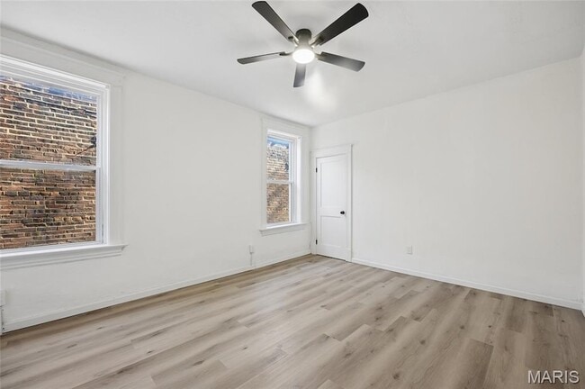 Building Photo - 816 McLaran Ave