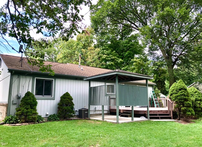 Building Photo - 21600 Whittington St