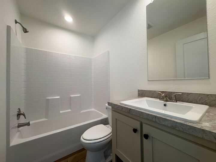 Building Photo - 2060 N Center St