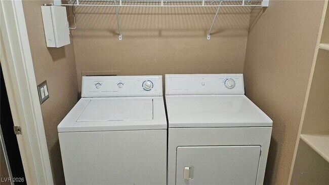 Building Photo - 2120 Ramrod Ave