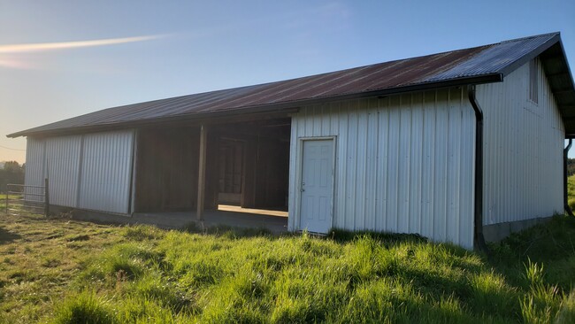 Building Photo - 19609 SW Tile Flat Rd