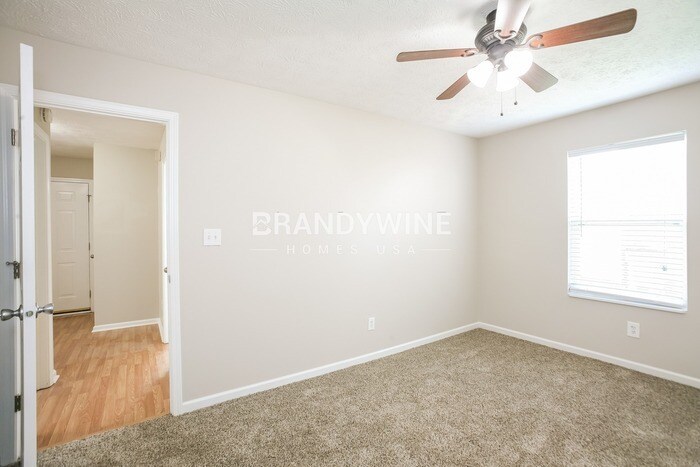 Building Photo - 3236 Weller Dr