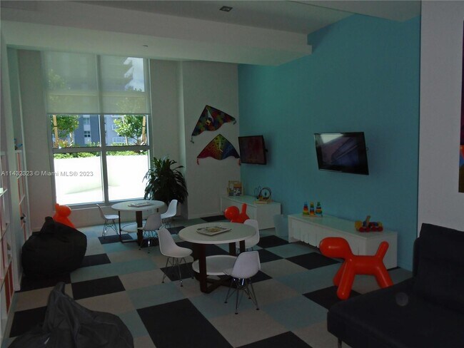 Building Photo - 1100 S Miami Ave