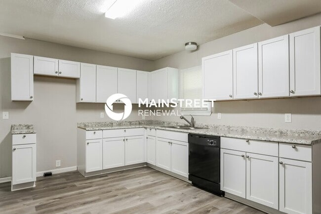 Building Photo - 3 Bedroom Pet-Friendly Home in KANSAS CITY...