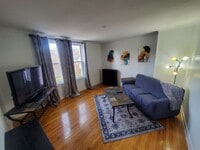 Building Photo - 1338 Main St