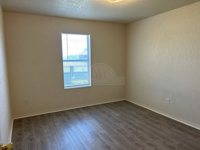 Building Photo - 2303 Gallop Dr