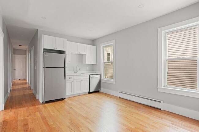 Building Photo - 426 Bowdoin St