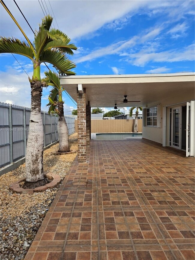 Building Photo - 10475 SW 42nd Terrace