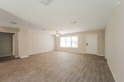 Building Photo - 19188 Oakdale Ct