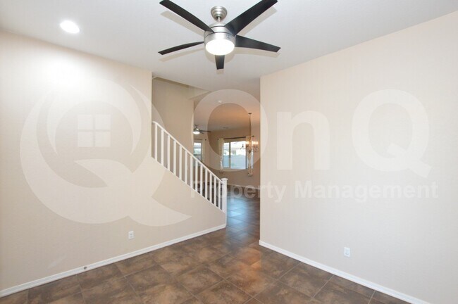 Building Photo - 1522 E Hummingbird Way