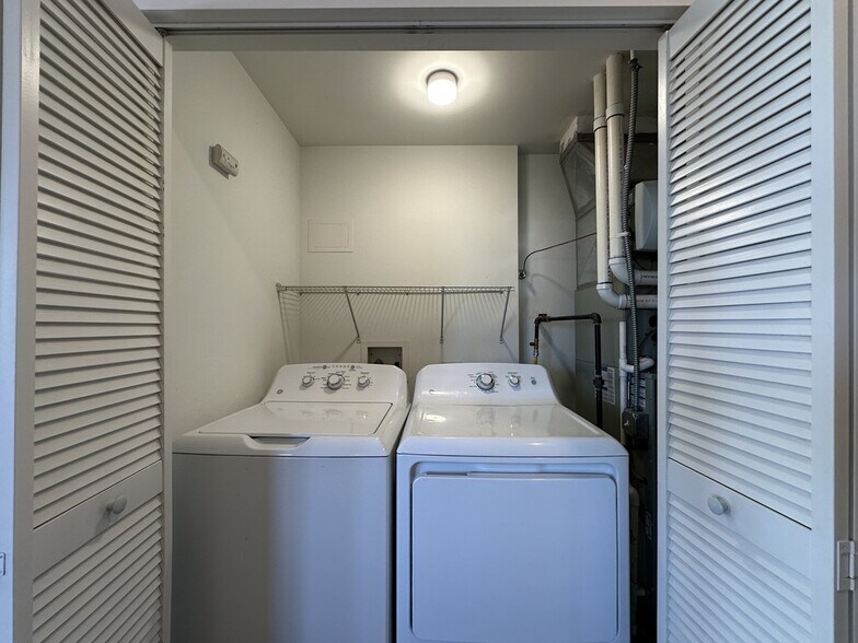 Building Photo - 2550 S Wabash Ave