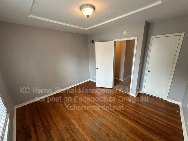 Building Photo - 3633 Central St