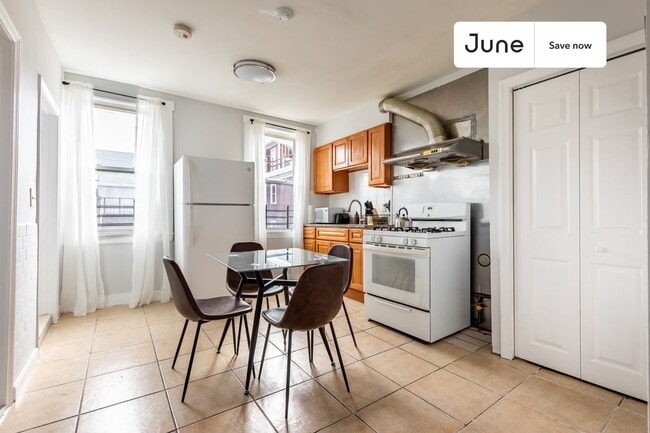 Building Photo - 102 Tyler St