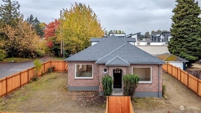 Building Photo - Lower unit Tacoma duplex