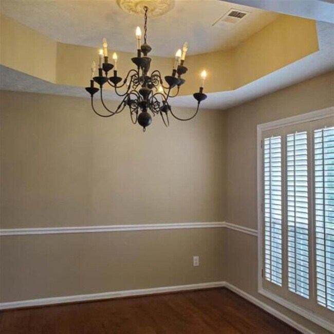 Building Photo - BEAUTIFULHOMES....