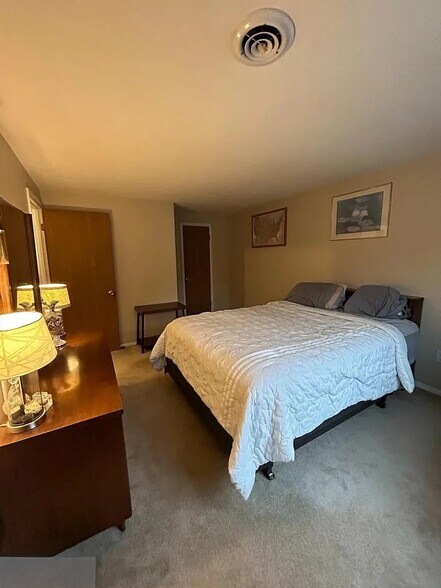 Building Photo - 1003 Nanroc Dr