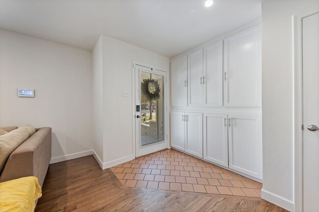 Building Photo - 8053 Claremont Dr