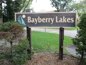 Building Photo - 1760 Bayberry Dr
