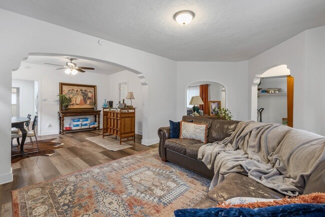 Building Photo - 722 S 700 E