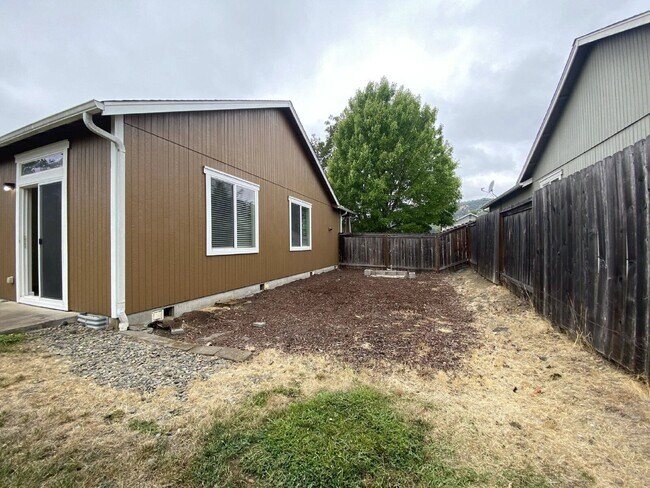 Building Photo - 660 Callahan Dr