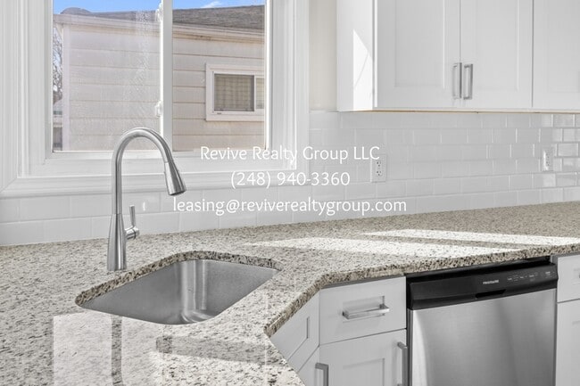 Building Photo - 18240 Negaunee