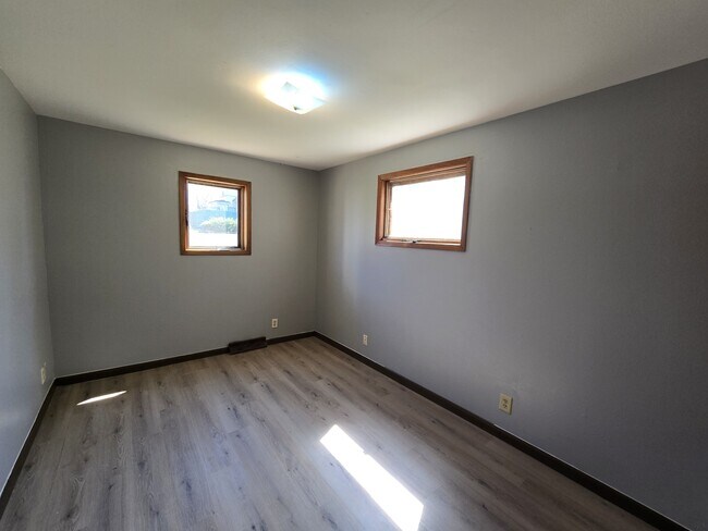 Building Photo - 804 W Mullan Ave