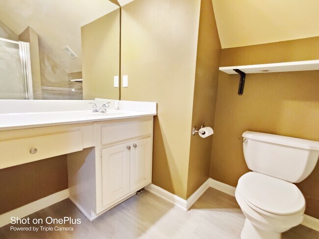 Building Photo - 1352 Fountain Lakes Dr