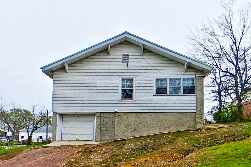 Building Photo - 916 Indiana St