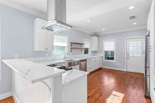 Building Photo - 5327 Worth St