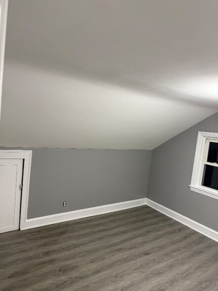 Building Photo - 10 Sacramento St