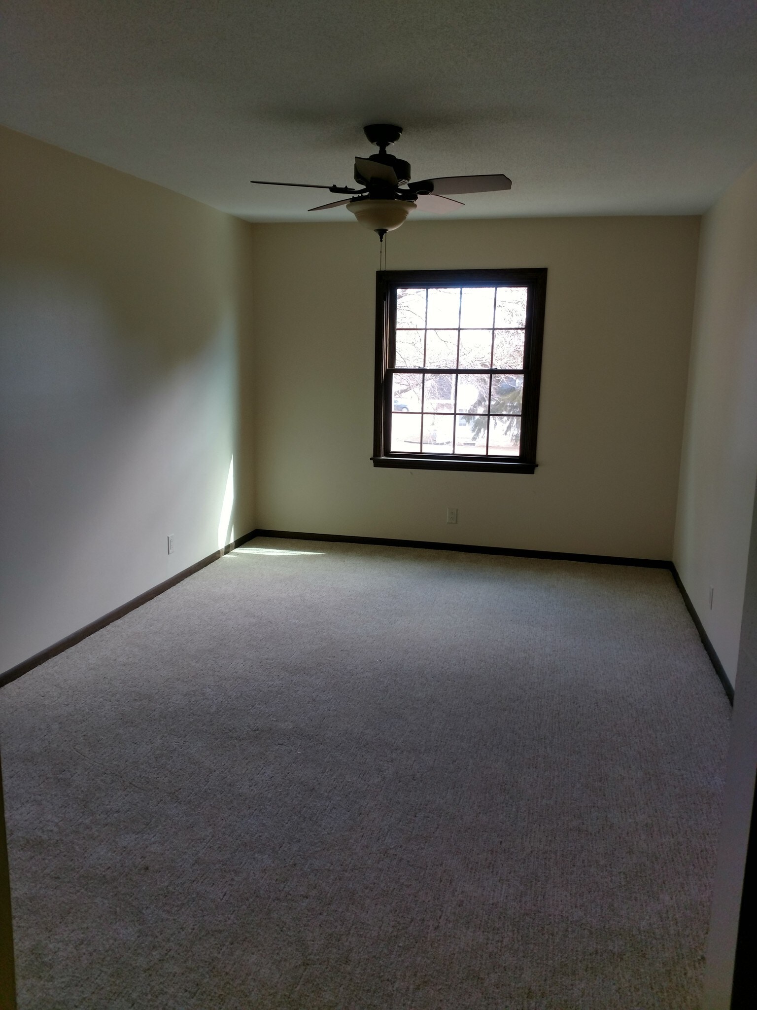 Master Bedroom - 2076 Chateau Ct
