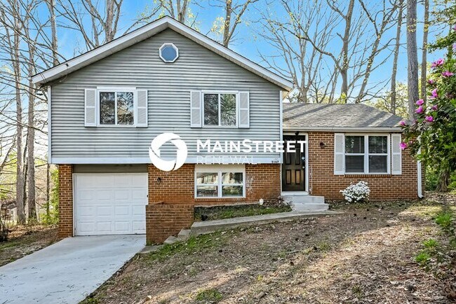 Primary Photo - 4 Bedroom Pet-Friendly Home in STONE MOUNT...