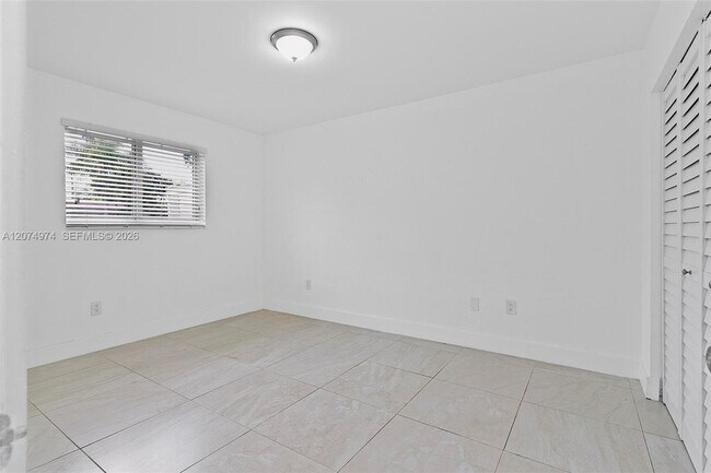 Building Photo - 6304 SW 93rd Pl