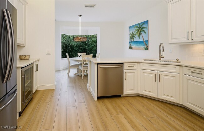 Building Photo - 233 Colonade Cir